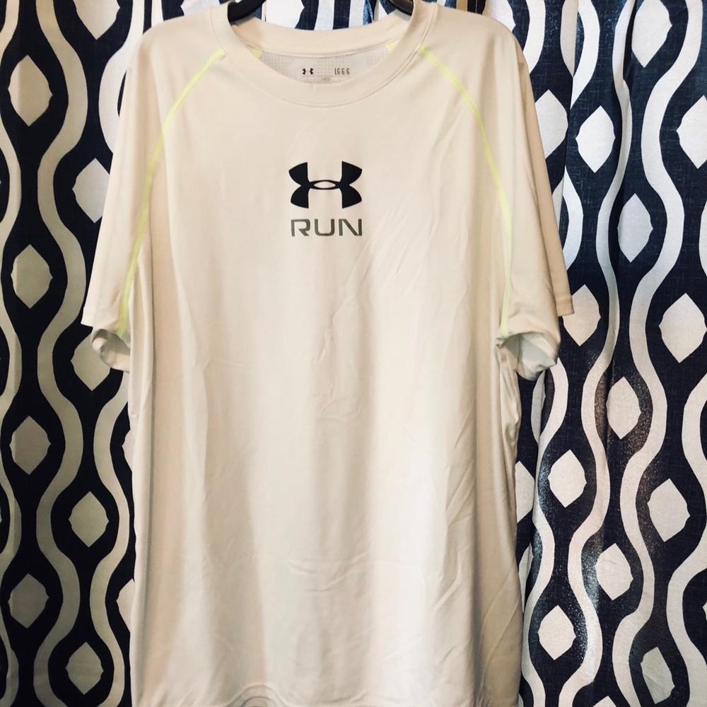 Men’s L Under Armour Shirt